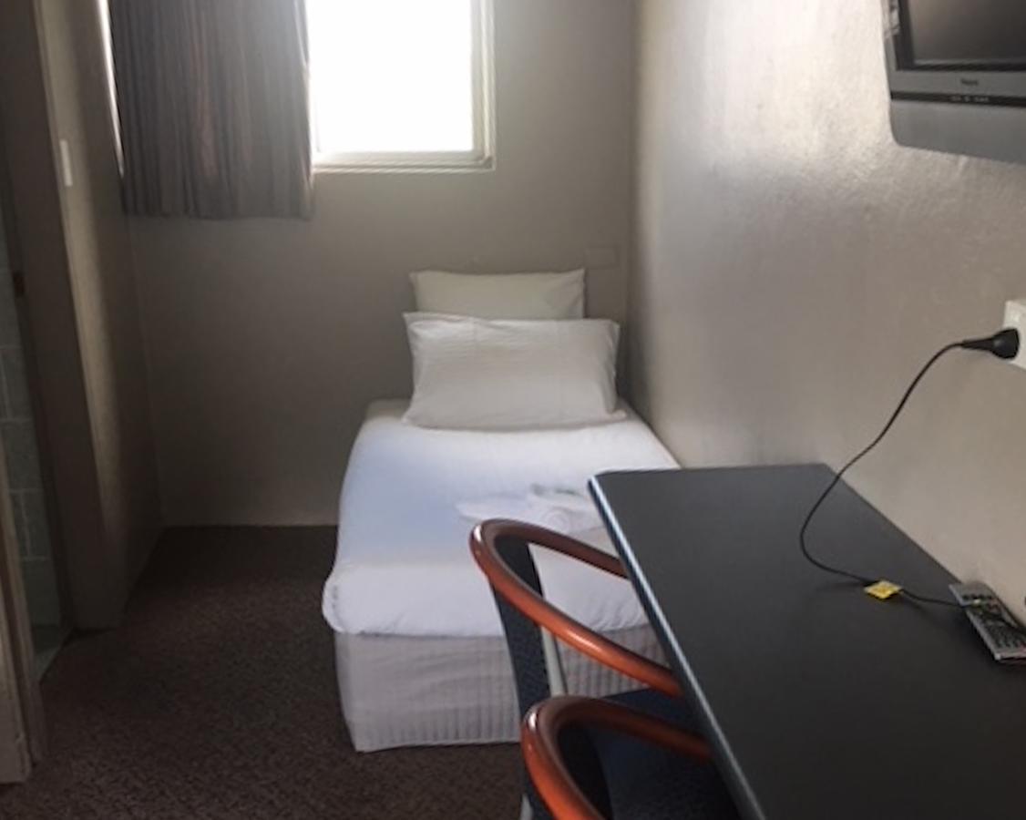 Commercial Hotel Motel ลิทโกว์ ภายนอก รูปภาพ