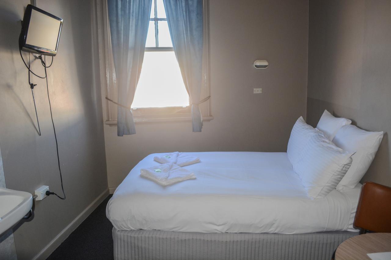 Commercial Hotel Motel ลิทโกว์ ภายนอก รูปภาพ