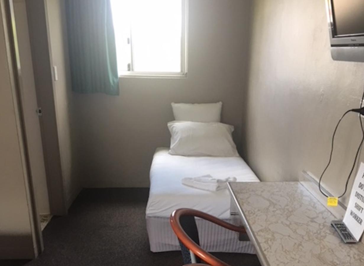 Commercial Hotel Motel ลิทโกว์ ภายนอก รูปภาพ