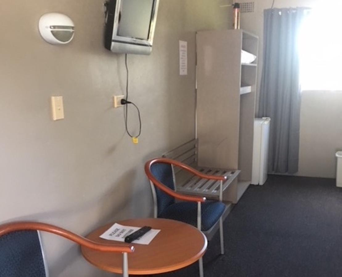 Commercial Hotel Motel ลิทโกว์ ภายนอก รูปภาพ