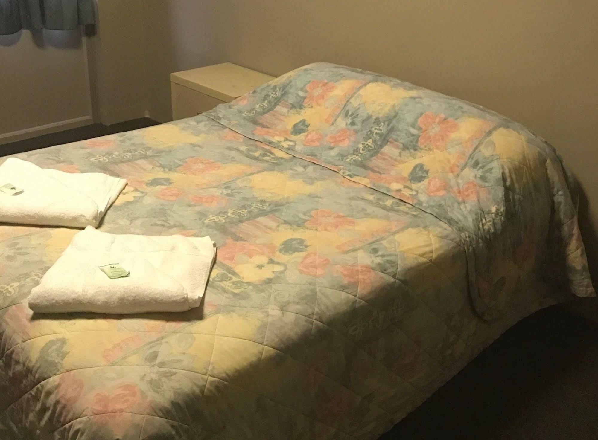 Commercial Hotel Motel ลิทโกว์ ภายนอก รูปภาพ