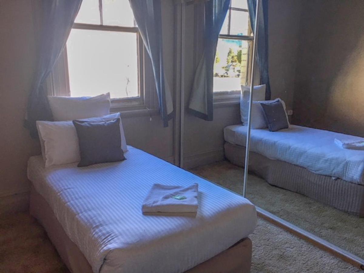 Commercial Hotel Motel ลิทโกว์ ภายนอก รูปภาพ